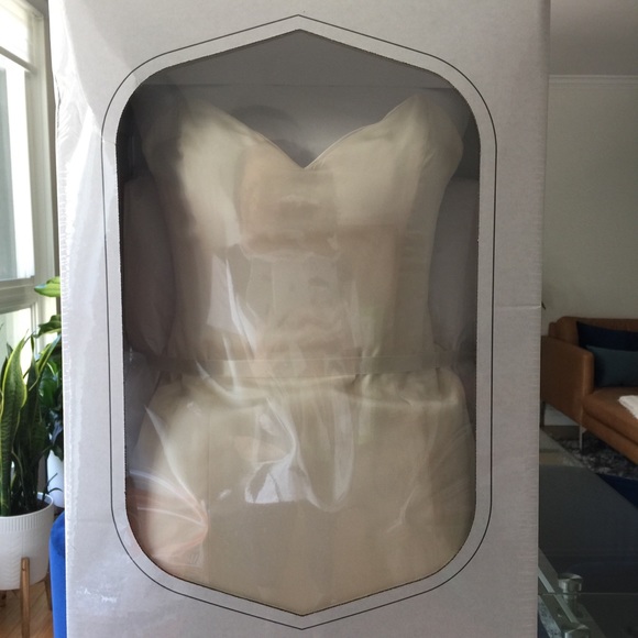 NWOT 💯 Silk Ivory Wedding Gown Street 6 More pics $7k - Picture 11 of 12